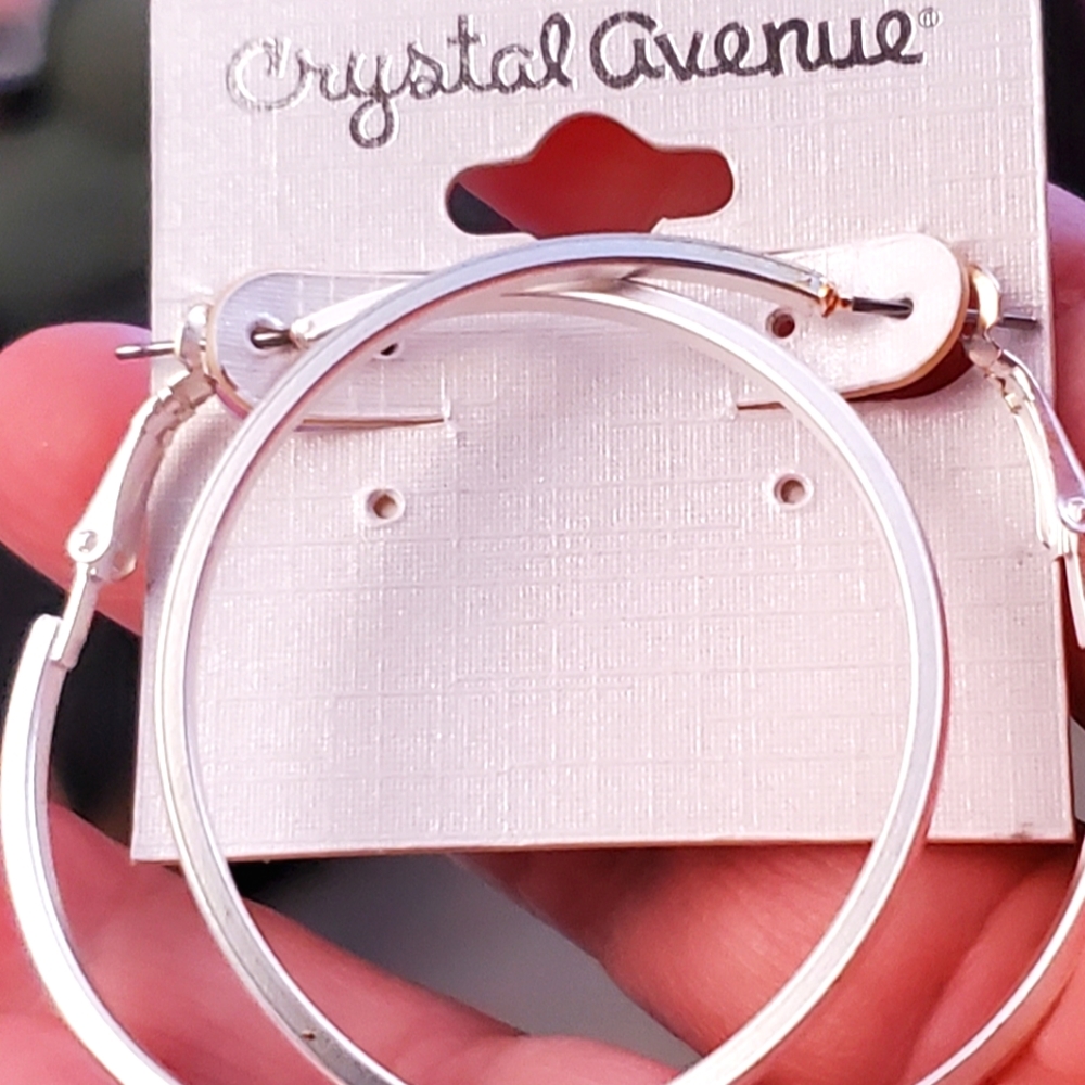 💖Crystal Avenue silvertone hope earrings